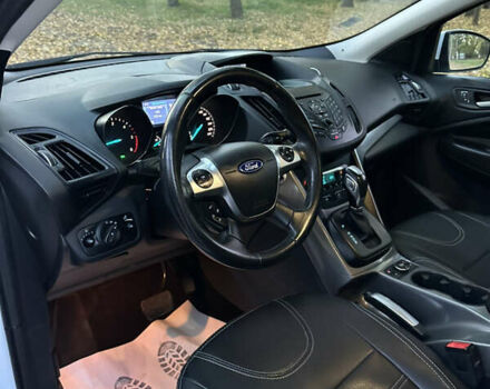 Форд Куга 2015 в Черновцах на Automoto.ua Белый Форд Куга, объемом двигателя 2 л и пробегом 186 тыс. км за 13900 $, фото 10 на Automoto.ua