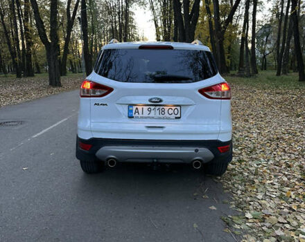 Форд Куга 2015 в Черновцах на Automoto.ua Белый Форд Куга, объемом двигателя 2 л и пробегом 186 тыс. км за 13900 $, фото 4 на Automoto.ua