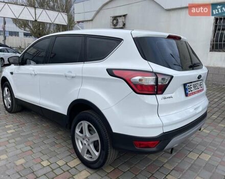 Белый Форд Куга, объемом двигателя 1.5 л и пробегом 205 тыс. км за 12700 $, фото 3 на Automoto.ua