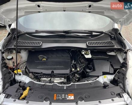 Белый Форд Куга, объемом двигателя 1.5 л и пробегом 205 тыс. км за 12700 $, фото 9 на Automoto.ua