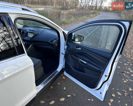 Белый Форд Куга, объемом двигателя 2 л и пробегом 155 тыс. км за 15700 $, фото 53 на Automoto.ua