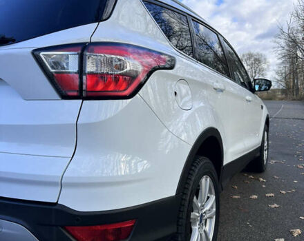 Белый Форд Куга, объемом двигателя 2 л и пробегом 155 тыс. км за 15700 $, фото 24 на Automoto.ua