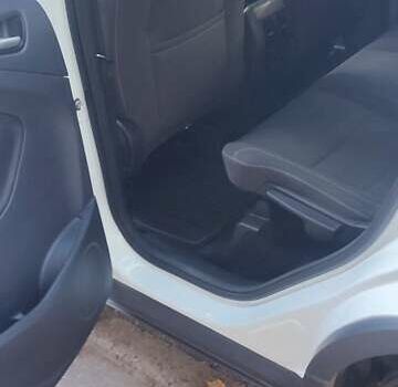 Форд Куга 2016 в Кривом Роге на Automoto.ua Белый Форд Куга, объемом двигателя 2 л и пробегом 190 тыс. км за 13800 $, фото 12 на Automoto.ua