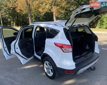 Белый Форд Куга, объемом двигателя 2 л и пробегом 119 тыс. км за 17300 $, фото 13 на Automoto.ua