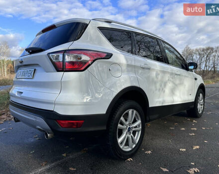 Белый Форд Куга, объемом двигателя 2 л и пробегом 155 тыс. км за 15700 $, фото 26 на Automoto.ua