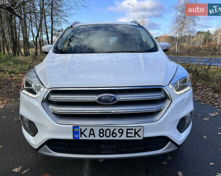 Белый Форд Куга, объемом двигателя 2 л и пробегом 155 тыс. км за 15700 $, фото 3 на Automoto.ua