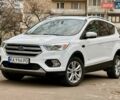 Белый Форд Куга, объемом двигателя 2 л и пробегом 135 тыс. км за 15500 $, фото 1 на Automoto.ua