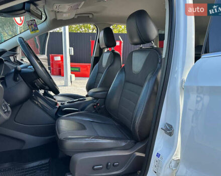 Белый Форд Куга, объемом двигателя 2 л и пробегом 206 тыс. км за 15300 $, фото 15 на Automoto.ua