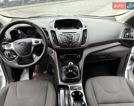 Білий Форд Куга, об'ємом двигуна 2 л та пробігом 291 тис. км за 9950 $, фото 18 на Automoto.ua