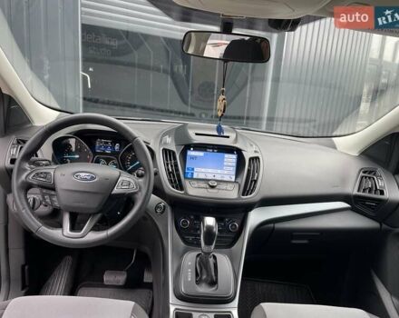 Белый Форд Куга, объемом двигателя 2 л и пробегом 133 тыс. км за 16900 $, фото 9 на Automoto.ua