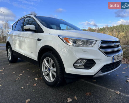 Белый Форд Куга, объемом двигателя 2 л и пробегом 155 тыс. км за 15700 $, фото 8 на Automoto.ua