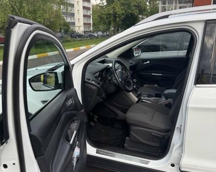 Білий Форд Куга, об'ємом двигуна 2 л та пробігом 86 тис. км за 16500 $, фото 28 на Automoto.ua