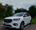 Белый Форд Куга, объемом двигателя 2 л и пробегом 165 тыс. км за 13999 $, фото 1 на Automoto.ua