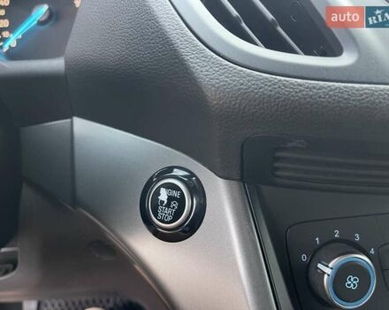 Белый Форд Куга, объемом двигателя 1.5 л и пробегом 205 тыс. км за 12700 $, фото 16 на Automoto.ua