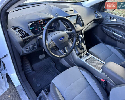 Белый Форд Куга, объемом двигателя 2 л и пробегом 155 тыс. км за 15700 $, фото 33 на Automoto.ua