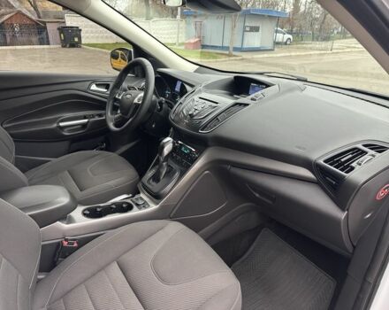 Белый Форд Куга, объемом двигателя 2 л и пробегом 177 тыс. км за 13500 $, фото 7 на Automoto.ua