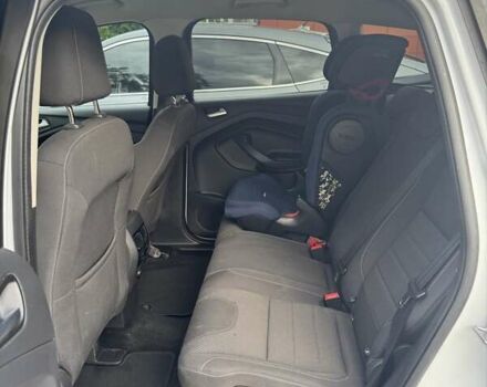 Білий Форд Куга, об'ємом двигуна 2 л та пробігом 86 тис. км за 16500 $, фото 31 на Automoto.ua