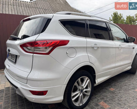 Белый Форд Куга, объемом двигателя 2 л и пробегом 122 тыс. км за 15500 $, фото 1 на Automoto.ua