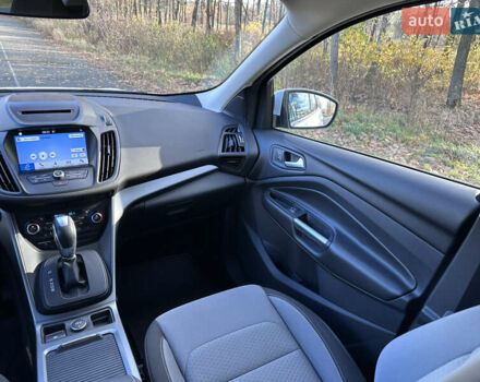 Белый Форд Куга, объемом двигателя 2 л и пробегом 155 тыс. км за 15700 $, фото 47 на Automoto.ua