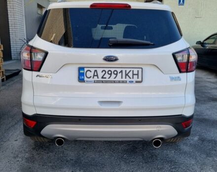 Белый Форд Куга, объемом двигателя 1.5 л и пробегом 119 тыс. км за 12500 $, фото 4 на Automoto.ua