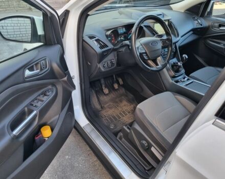 Белый Форд Куга, объемом двигателя 1.5 л и пробегом 119 тыс. км за 12500 $, фото 5 на Automoto.ua