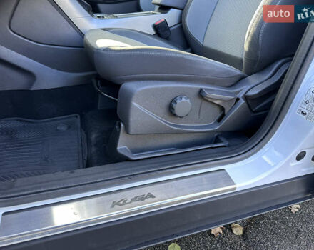 Белый Форд Куга, объемом двигателя 2 л и пробегом 155 тыс. км за 15700 $, фото 52 на Automoto.ua