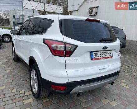 Белый Форд Куга, объемом двигателя 1.5 л и пробегом 205 тыс. км за 12700 $, фото 6 на Automoto.ua