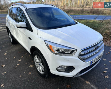 Белый Форд Куга, объемом двигателя 2 л и пробегом 155 тыс. км за 15700 $, фото 6 на Automoto.ua