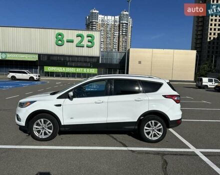 Белый Форд Куга, объемом двигателя 2 л и пробегом 155 тыс. км за 16300 $, фото 4 на Automoto.ua