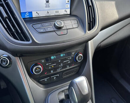 Белый Форд Куга, объемом двигателя 2 л и пробегом 155 тыс. км за 15700 $, фото 44 на Automoto.ua