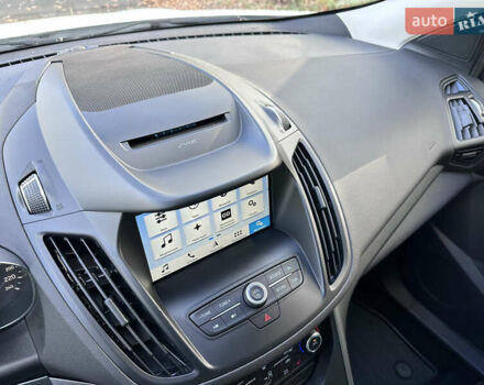 Белый Форд Куга, объемом двигателя 2 л и пробегом 155 тыс. км за 15700 $, фото 46 на Automoto.ua