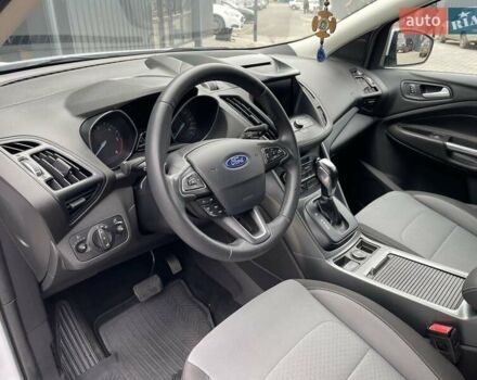 Белый Форд Куга, объемом двигателя 2 л и пробегом 133 тыс. км за 16900 $, фото 10 на Automoto.ua