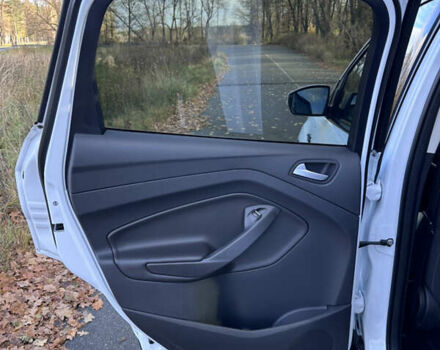 Белый Форд Куга, объемом двигателя 2 л и пробегом 155 тыс. км за 15700 $, фото 65 на Automoto.ua