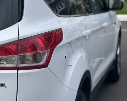 Білий Форд Куга, об'ємом двигуна 2 л та пробігом 86 тис. км за 16500 $, фото 19 на Automoto.ua