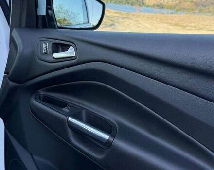 Білий Форд Куга, об'ємом двигуна 2 л та пробігом 97 тис. км за 16000 $, фото 10 на Automoto.ua