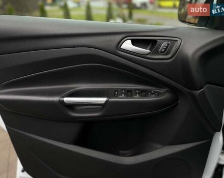 Белый Форд Куга, объемом двигателя 2 л и пробегом 193 тыс. км за 14500 $, фото 28 на Automoto.ua