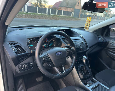 Белый Форд Куга, объемом двигателя 2 л и пробегом 243 тыс. км за 14700 $, фото 33 на Automoto.ua