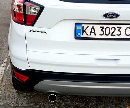 Белый Форд Куга, объемом двигателя 2 л и пробегом 78 тыс. км за 14500 $, фото 3 на Automoto.ua