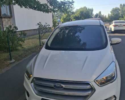 Белый Форд Куга, объемом двигателя 2 л и пробегом 177 тыс. км за 15500 $, фото 1 на Automoto.ua