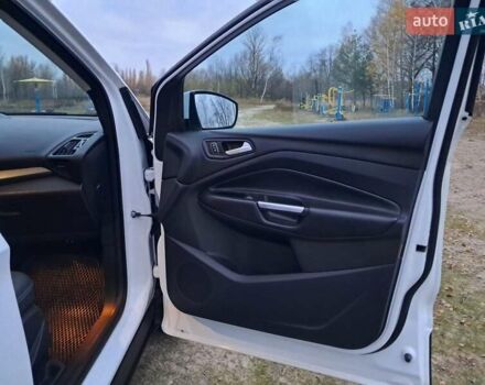 Білий Форд Куга, об'ємом двигуна 1.5 л та пробігом 120 тис. км за 14700 $, фото 30 на Automoto.ua