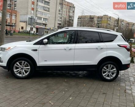 Белый Форд Куга, объемом двигателя 2 л и пробегом 193 тыс. км за 14500 $, фото 3 на Automoto.ua