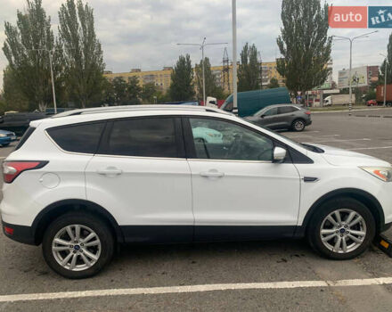 Белый Форд Куга, объемом двигателя 2 л и пробегом 130 тыс. км за 15700 $, фото 2 на Automoto.ua