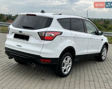 Білий Форд Куга, об'ємом двигуна 2 л та пробігом 164 тис. км за 15300 $, фото 9 на Automoto.ua