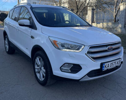 Белый Форд Куга, объемом двигателя 2 л и пробегом 217 тыс. км за 12999 $, фото 7 на Automoto.ua