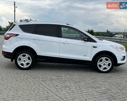 Білий Форд Куга, об'ємом двигуна 2 л та пробігом 164 тис. км за 15300 $, фото 8 на Automoto.ua
