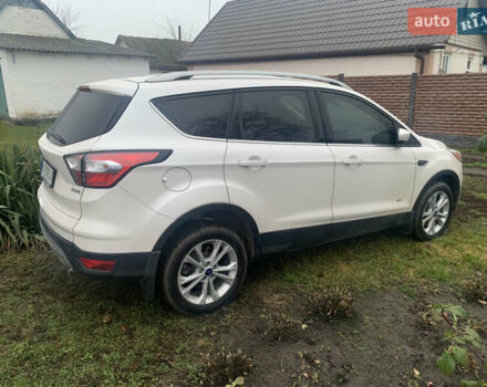 Белый Форд Куга, объемом двигателя 2 л и пробегом 203 тыс. км за 15500 $, фото 3 на Automoto.ua