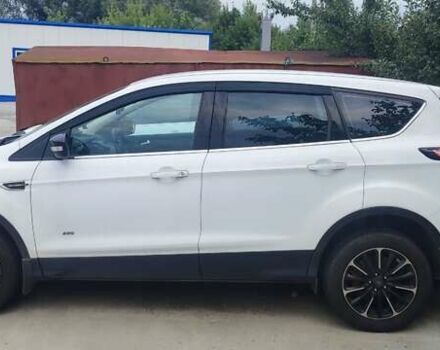 Форд Куга 2017 в Киеве на Automoto.ua Белый Форд Куга, объемом двигателя 2 л и пробегом 201 тыс. км за 15800 $, фото 1 на Automoto.ua