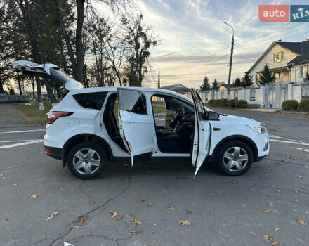 Белый Форд Куга, объемом двигателя 2 л и пробегом 243 тыс. км за 14700 $, фото 50 на Automoto.ua