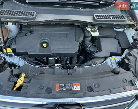 Белый Форд Куга, объемом двигателя 2 л и пробегом 243 тыс. км за 14700 $, фото 54 на Automoto.ua