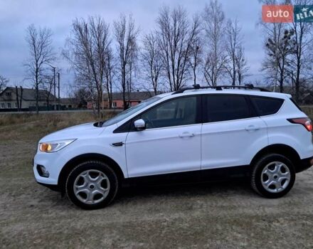 Білий Форд Куга, об'ємом двигуна 1.5 л та пробігом 120 тис. км за 14700 $, фото 21 на Automoto.ua